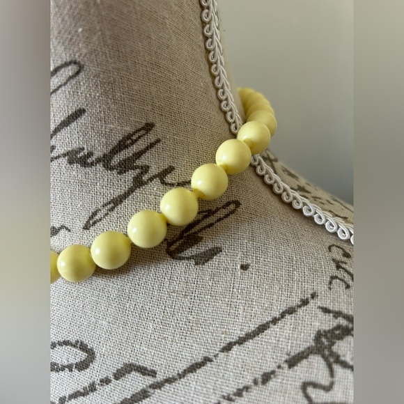 Yellow Beaded Necklace - Picture 3 of 4